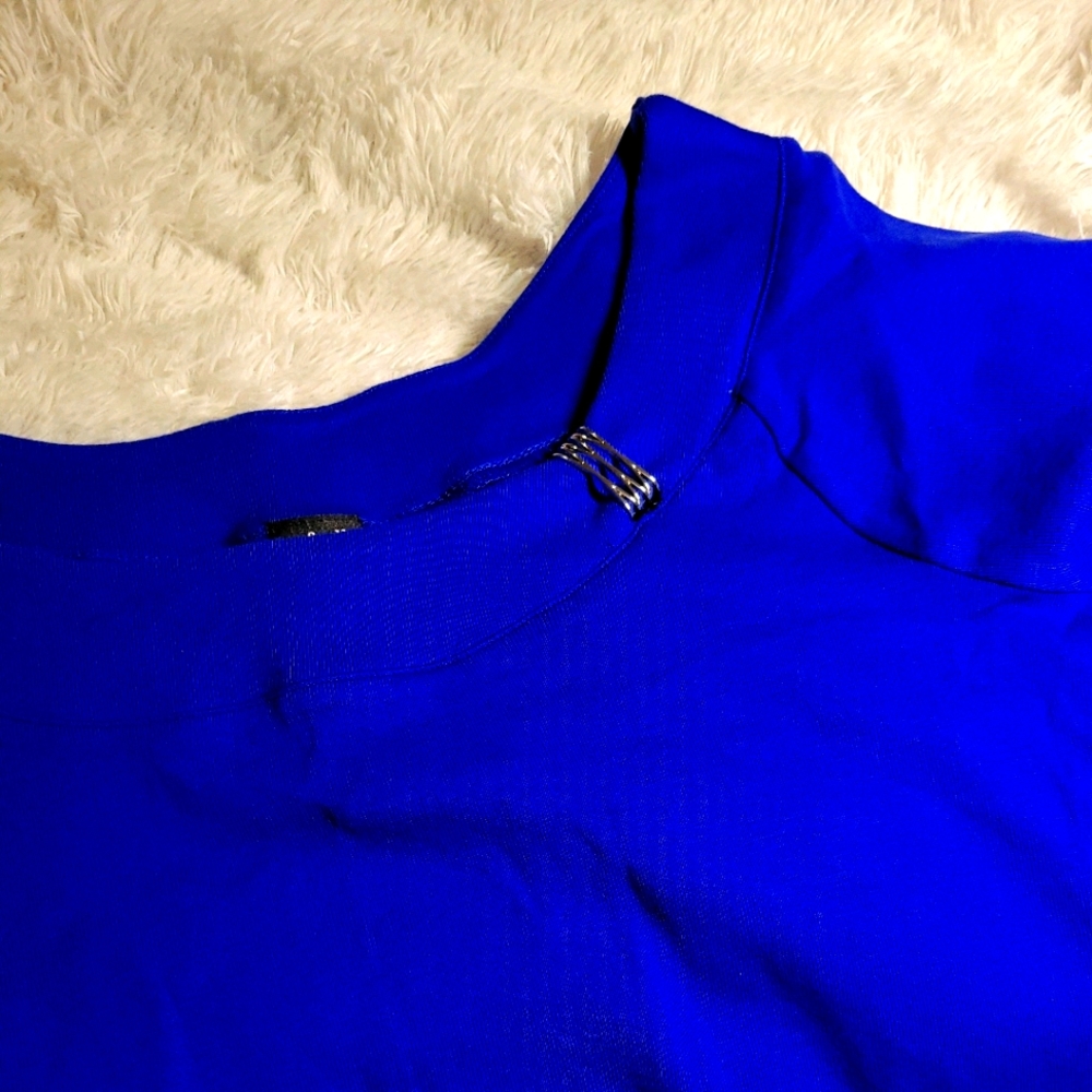 Rafaella Womens Plus Top W/Silver Ornament